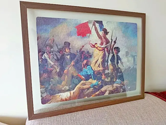 Quebra-cabeça da pintura A Liberdade Guiando o Povo com moldura de madeira